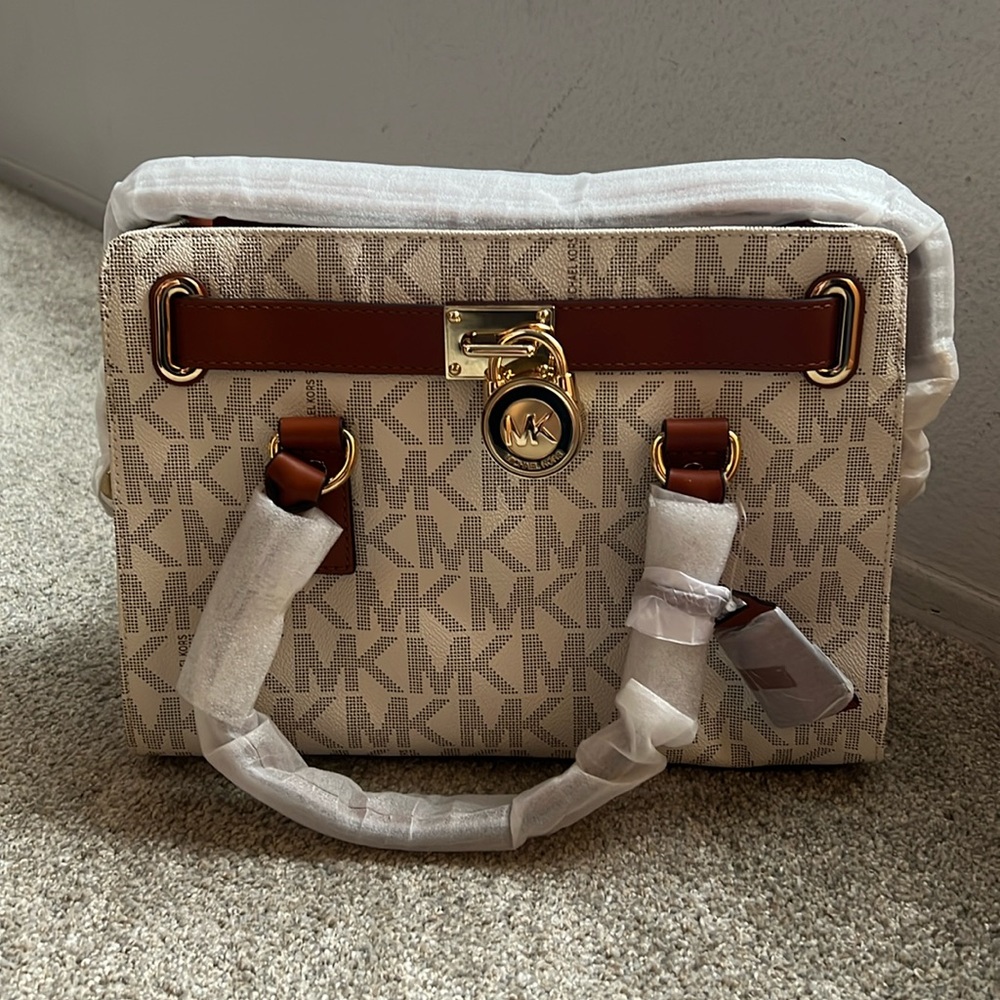NWT Michael Kors Hamilton Signature Satchel Vanilla Med MK Shoulder Purse $298